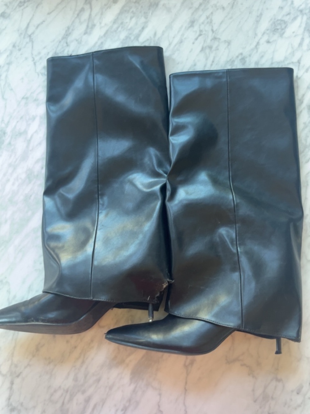 Black Leather Pointed-Toe Mid-Knee Boots
